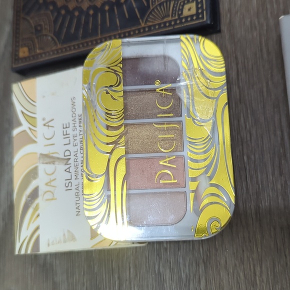 🌟NWT 4 Eyeshadow Lot - Picture 2 of 6